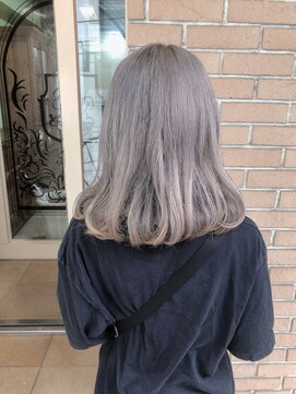 サロンドミルク 原宿(salon de MiLK) ホワイトシルバー