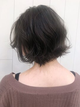 アイティー バイ アルバム 浦和店(IT by ALBUM) ナチュラルボブ_ハイライトカラーオリーブカラー_ba247221