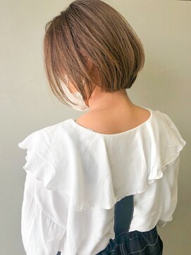 モノトーン(MONOTONE) ショートボブ