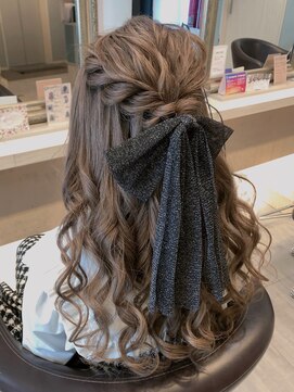 ヘアセットアリエス(aries) ハーフアップ