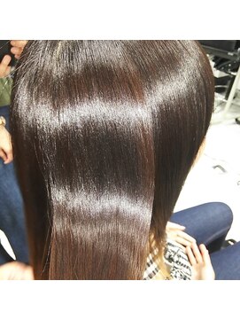 ナンバーエイト(number eight) 赤み消しカラー×トリートメントでサラサラ×引き立つ自然輝き髪