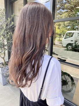 ヘアデザイン ソラ(Sola) 透明感ラベンダーグレージュアッシュ 無造作ウェーブロング