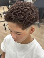 ウェイビーエフティフィフス 横浜西口(WAVEY ft.fifth) スペインカールラルフカールフェードカットメンズ外国人風パーマ