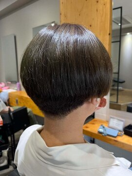 エイミーアンダーバー(amy_) 刈り上げショート