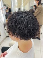 クオリス 赤塚店(QUALIS) ツイストスパイラルパーマセンターパートツーブロック大人ヘア