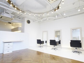 クルミ(culumi)の写真/落ち着いた空間で過ごす贅沢なひと時◇髪のお悩みや理想のイメージを汲み取り、あなたの”なりたい”を実現