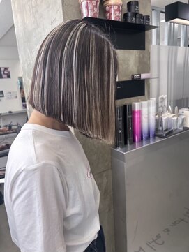 キング 梅田店(K!ng) 縮毛矯正髪質改善レイヤーカットトリートメント心斎橋美容室