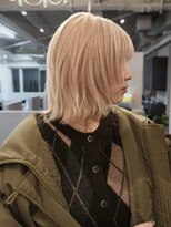 ジーレ(jiire)&nbsp;ホワイトブロンド × レイヤーボブ