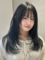 テクネ 天神大名(techne)&nbsp;天神大名今泉ハッシュカットバタフライカットグレーアッシュヘア