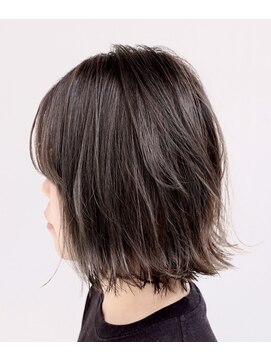 ピントヘアーワークスソウコ(PINT HAIR WORKS SOKO) 切りっぱなしボブ アッシュベージュ