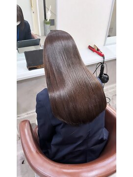 アンダーバーホワイト 広島 本通店(_WHITE) 髪質改善美髪酸性ストレート