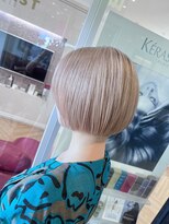 コワファースト  させぼ五番街店(COIFF1RST)&nbsp;ホワイトベージュ×ミニボブ