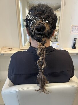 カペリベラ 寝屋川店(Capelli Bella) ポニー編みおろし