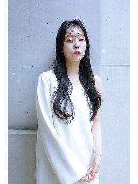 シア(sia) 心斎橋ブルーブラック/透明感カラー/顔周りカット