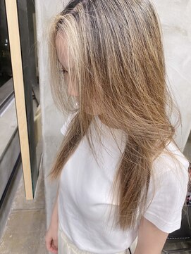 フリーラ 京都河原町三条店(freera) 【kiho】ベージュカラー　×   デザインカラー