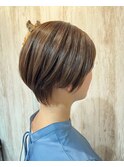 ショートスタイル　透け感カラー