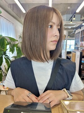 イット(it.) kana ケアブリーチ ベージュ