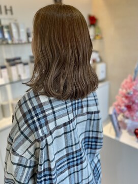 ヒビカ(HIBIKA) 明るめ軽やかイエローベージュ