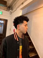 ビーバイエイトジェンツ(Bee by EIGHT GENTS)&nbsp;刈り上げセンターパート/波巻きツイストスパイラル/心斎橋