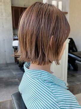 ザ シー 海老名(The C) 20代30代40代50代ナチュラル大人可愛いレイヤーショートボブ