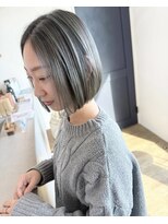 アーブルポンテ(ARBRE ponte)&nbsp;ハイライトデザインアッシュカラー切りっぱなしボブ