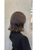 オリーブベージュ
