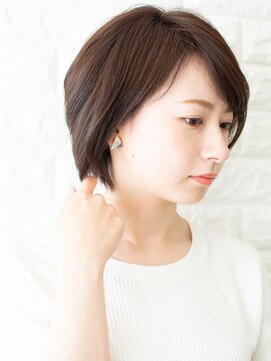 ノイン(noine) みんなの前で話す時に素敵な人と思われたい。エッジショート