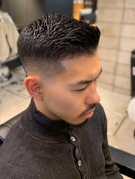 フランクスバーバー アンド ビアークラブ(FRANK'S BARBER and BEER CLUB) ショートレイヤーセミウェットネープレススキンフェードR