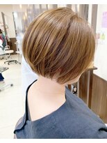 シファ(sifa) アッシュベージュのひし形ボブ