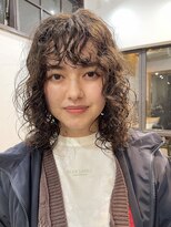 ナループロアオハナ(Nalu pu loa ohana) ミディアムレイヤーパーマ