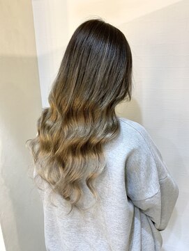 アール バイ ニーナ(R by NINA) グレージュグラデーション