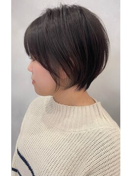フィーカ(fika) ショートボブにイヤリングカラーでアクセントを担当者浜辺海斗