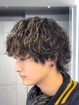 フィフスパーク(fifth PARK) 渋谷メンズマッシュウルフカット緩め波巻きスパイラルパーマ