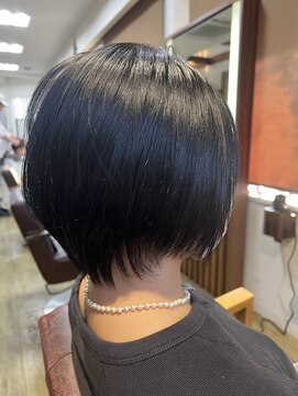 アローズ(arose) 黒髪クールかわいいショートボブ