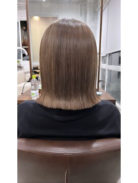 アオゾラヘアー フジサキグウ(AOZORA HAIR FUJISAKIGU) ミルクティーベージュ*外ハネボブ