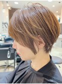 耳かけショートヘア