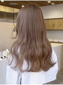 グレージュ切りっぱなしボブ前髪ありミニボブミルクティベージュ