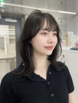 エヌアイ オモテサンドウ(ni omotesando) ミディアムレイヤーカット/オリーブグレージュ/透明感カラー