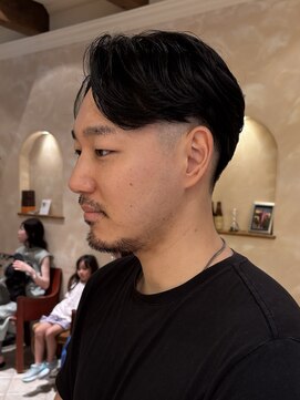 ビュートリアム265(BEAUTRIUM 265) #センターパート・ローフェード・刈り上げ・ビジネスショート