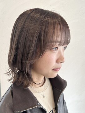 シロ(SiLO) 透明感グレージュ＊顔周りレイヤーボブ