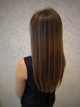 DAMANI 表参道 髪質改善/ヘッドスパ/ハイライト/白髪染め/白髪ぼかし/縮毛矯正 似合わせカット/ミディアムレイヤーカット[表参道駅]