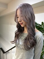 サンク 原宿 表参道(cinq) ヘーゼルグレージュミディアムレイヤー顔まわりチョコブラウン