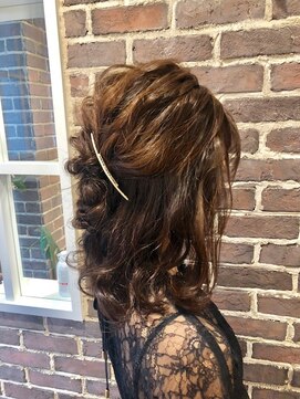 ゴーゴーゴーテート ライト(555tete Light) ルーズハーフアップスタイル☆