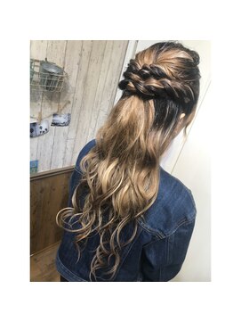 アンク クロス 関内店 【アンククロス関内】ねじねじハーフアップ