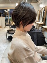 日本で唯一のオーガニックカラーでお客様の髪と頭皮を両方ともしっかりケアしながらカラーさせて頂きます！