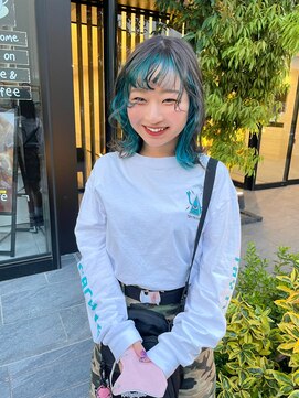 アイリー 名古屋(A/LEE) ターコイズブルーのインナーカラー!