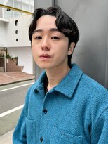 ロイ 南青山 表参道(ROI)&nbsp;メンズニュアンスパーマセンターパートメンズスパイラルパーマ