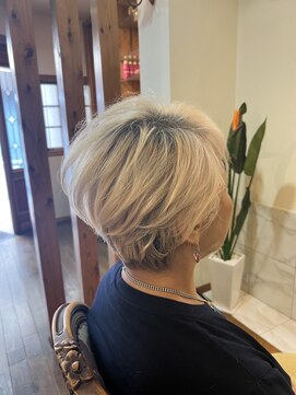 マリブ Malibu 【エレガントXキュート】大人なフェザーショート♪