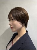 首元スッキリ　上品なショートヘア