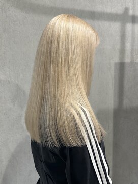 ラック 表参道(LUCK) ホワイトベージュ/ミルクティーブロンド/切りっぱなし/表参道